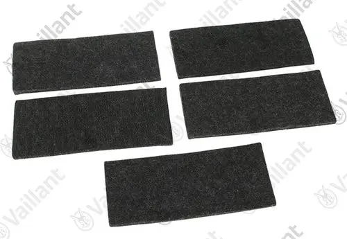 Fünf rechteckige Polster in dunkler Farbe, vermutlich aus Filz, angeordnet in zufälliger Reihenfolge. Geeignet für Vaillant-Produkte.